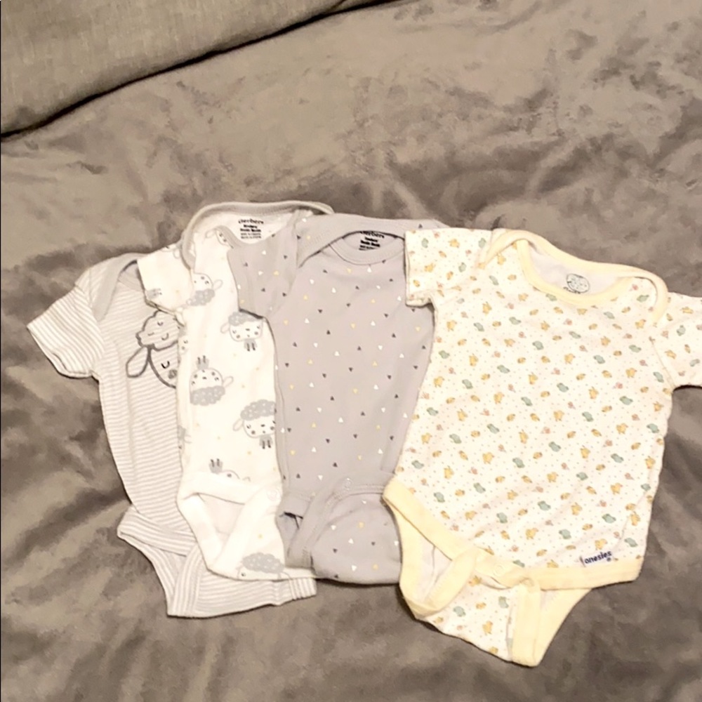 Gerber onsies (NB)